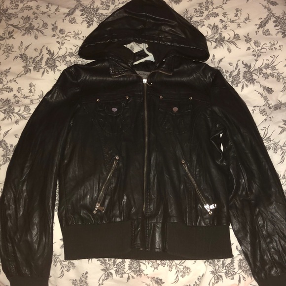 Leather jacket - Picture 1 of 3